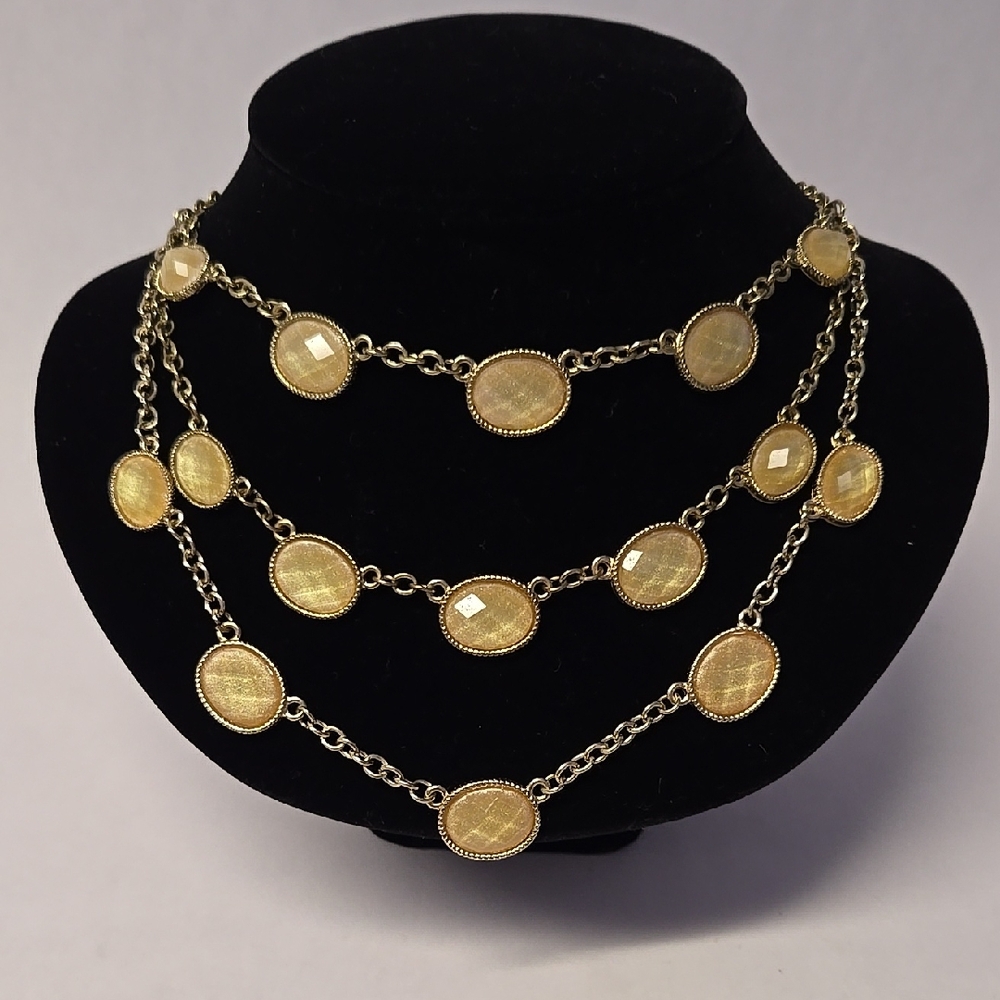 🌷3/$25 Gold and Yellow Statement Necklace